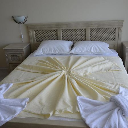 פרימורסקו Ashram Hotel מראה חיצוני תמונה