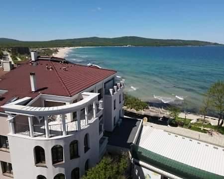 פרימורסקו Ashram Hotel מראה חיצוני תמונה