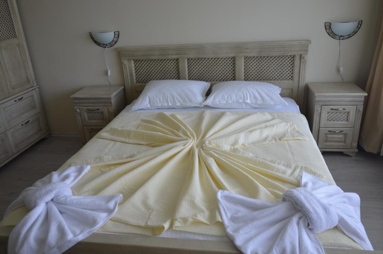 פרימורסקו Ashram Hotel מראה חיצוני תמונה