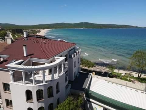 פרימורסקו Ashram Hotel מראה חיצוני תמונה